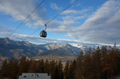 Ein allgemeiner Bergblick oder ein Berglick von der Ferienwohnung aus