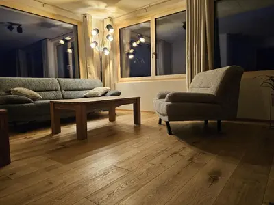 Ein Sitzbereich in der Unterkunft Lauchernalp - Neue Ferienwohnung ENYA