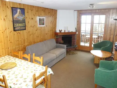 Ein Sitzbereich in der Unterkunft Alluring apartment in Les Agettes