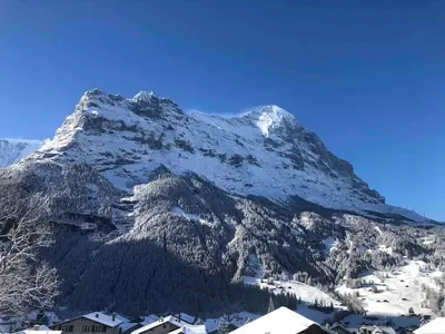 Ein allgemeiner Bergblick oder ein Berglick von der Ferienwohnung aus