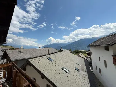 Ein allgemeiner Bergblick oder ein Berglick von der Ferienwohnung aus