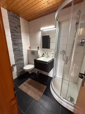 Ein Badezimmer in der Unterkunft Chalet l'Aiglon Valais - Vue, Confort, Jacuzzi