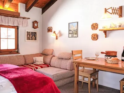 Ein Sitzbereich in der Unterkunft Studio La Rocca by Interhome