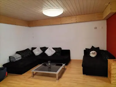 Ein Sitzbereich in der Unterkunft Grosszügige, charmante Wohnung in den Bergen