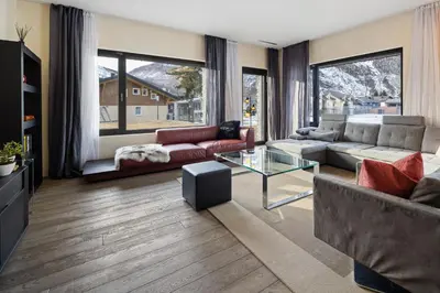 Ein Sitzbereich in der Unterkunft Alpen Apartment I Andermatt I Ski I Parkplatz I Familien