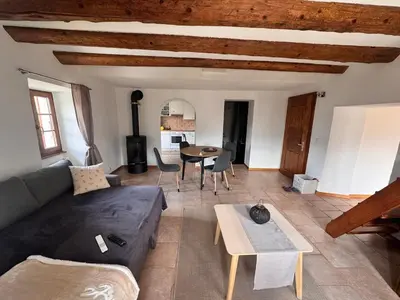 Ein Sitzbereich in der Unterkunft appartement Valentine au coeur des 4 Vallées