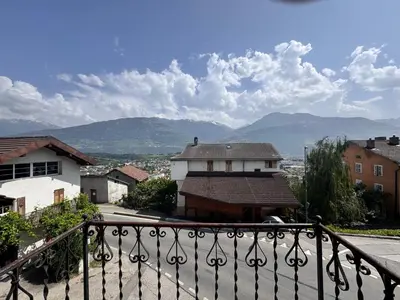 Ein allgemeiner Bergblick oder ein Berglick von der Ferienwohnung aus