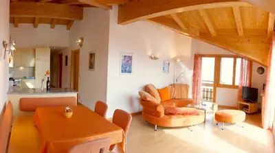 Ein Sitzbereich in der Unterkunft Haus Alpsägu, Bettmeralp