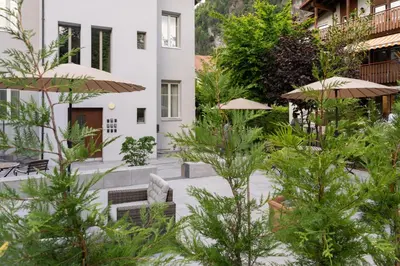 Ein Garten an der Unterkunft BetweenTheLakes Penthouse