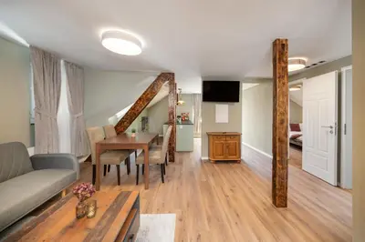 TV/Unterhaltungsangebot in der Unterkunft BetweenTheLakes Penthouse