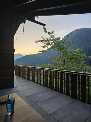 Ein allgemeiner Bergblick oder ein Berglick von der Ferienwohnung aus