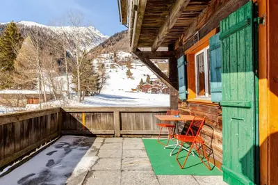 Ein allgemeiner Bergblick oder ein Berglick von der Ferienwohnung aus