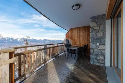 Ein allgemeiner Bergblick oder ein Berglick von der Ferienwohnung aus