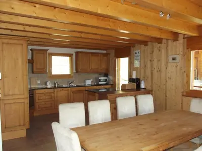 Küche/Küchenzeile in der Unterkunft Tschoueilles 013 MOUNTAIN & VIEW - chalet 12 pers