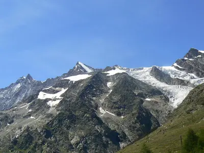 Ein allgemeiner Bergblick oder ein Berglick von der Ferienwohnung aus