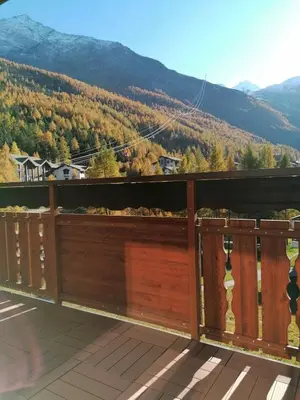 Ein allgemeiner Bergblick oder ein Berglick von der Ferienwohnung aus