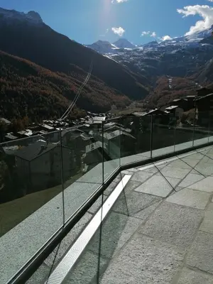 Ein allgemeiner Bergblick oder ein Berglick von der Ferienwohnung aus