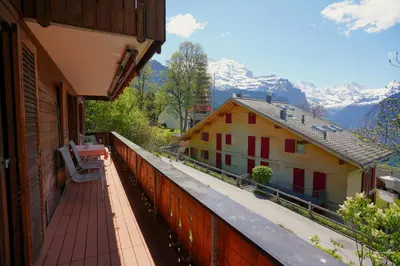 Ein allgemeiner Bergblick oder ein Berglick von der Ferienwohnung aus