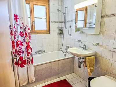 Ein Badezimmer in der Unterkunft Apartment Haus Europa by Interhome