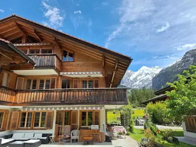 Ein allgemeiner Bergblick oder ein Berglick von der Ferienwohnung aus