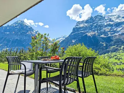 Ein allgemeiner Bergblick oder ein Berglick von der Ferienwohnung aus