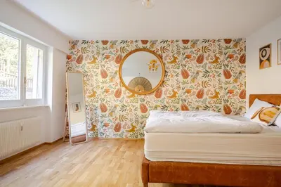 Ein Bett oder Betten in einem Zimmer der Unterkunft Cozy central apartment at a fantastic price!
