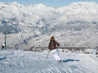 Charming apartment with ski storage im Winter