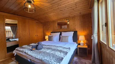 Ein Bett oder Betten in einem Zimmer der Unterkunft Alpine Loft, Central, Balcony, Parking, Family,PS5