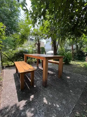 Ein Garten an der Unterkunft Schönes Rustico in bester Lage - 2 min an den See