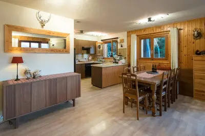 Küche/Küchenzeile in der Unterkunft Sunny and spacious apartment in chalet Faigaux in Veysonnaz situated in quiet area with magnificent mountain views