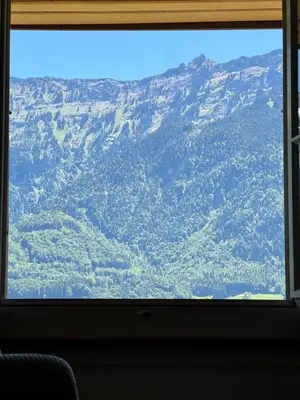 Ein allgemeiner Bergblick oder ein Berglick von der Ferienwohnung aus