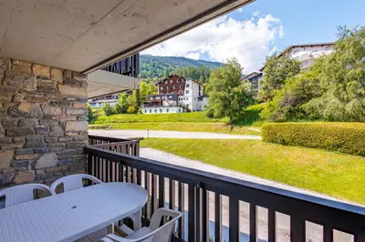 Ein allgemeiner Bergblick oder ein Berglick von der Ferienwohnung aus