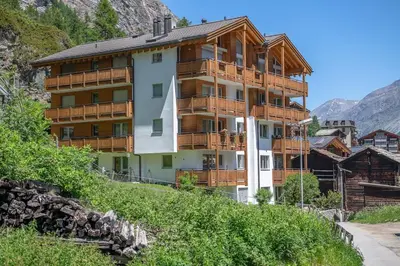 Ein allgemeiner Bergblick oder ein Berglick von der Ferienwohnung aus