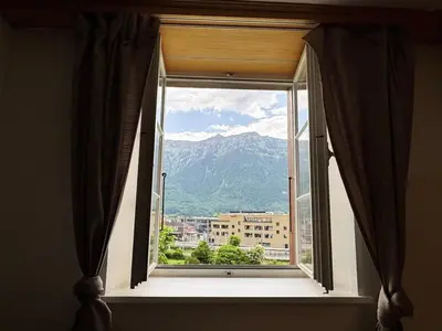 Ein allgemeiner Bergblick oder ein Berglick von der Ferienwohnung aus
