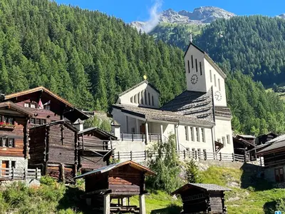 Ein allgemeiner Bergblick oder ein Berglick von der Ferienwohnung aus