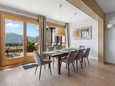 Ein allgemeiner Bergblick oder ein Berglick von der Ferienwohnung aus