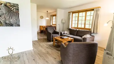 Ein Sitzbereich in der Unterkunft Chalet Hendema, Ernen