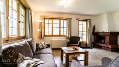 Ein Sitzbereich in der Unterkunft Chalet Hendema, Ernen