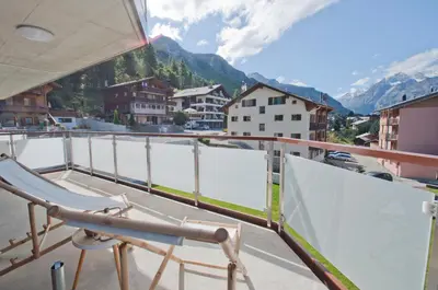 Ein allgemeiner Bergblick oder ein Berglick von der Ferienwohnung aus