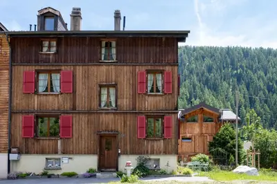 Das Gebäude in dem sich die Ferienwohnung befindet