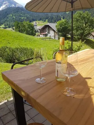 Ein allgemeiner Bergblick oder ein Berglick von der Ferienwohnung aus