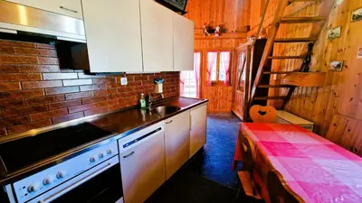 Küche/Küchenzeile in der Unterkunft La Granzeta - Chalet- Authentique - Evolene