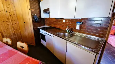 Küche/Küchenzeile in der Unterkunft La Granzeta - Chalet- Authentique - Evolene
