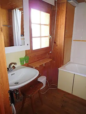 Ein Badezimmer in der Unterkunft Chalet Le Recoulet 8 personnes - Evolene