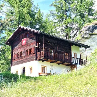 Das Gebäude in dem sich das Chalet befindet