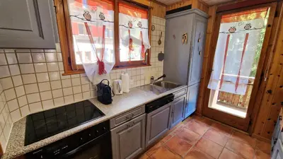Küche/Küchenzeile in der Unterkunft Beau Sejour 2 - Appartement 6 personnes - Evolene