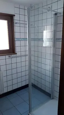 Ein Badezimmer in der Unterkunft Edelweiss - Ile-de-Paix - 1985 la Forclaz