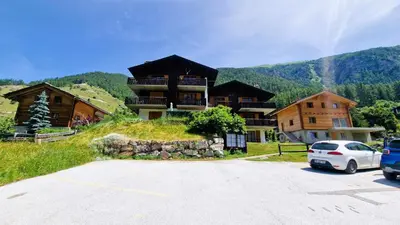 Ein allgemeiner Bergblick oder ein Berglick von der Ferienwohnung aus