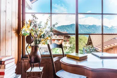 Ein allgemeiner Bergblick oder ein Berglick von der Ferienwohnung aus