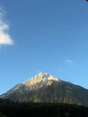 Ein allgemeiner Bergblick oder ein Berglick von der Ferienwohnung aus
